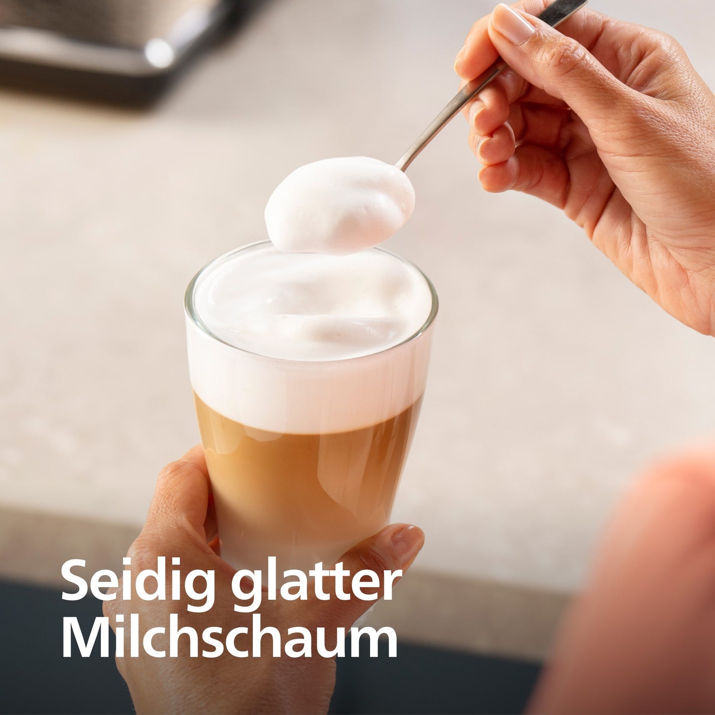Series 5400 EP5443/70 Espressomaschine, LatteGo Milchsystem, AquaClean Filter, 12 Kaffeespezialitäten und 4 Benutzerprofilen - Weiß/Roségold